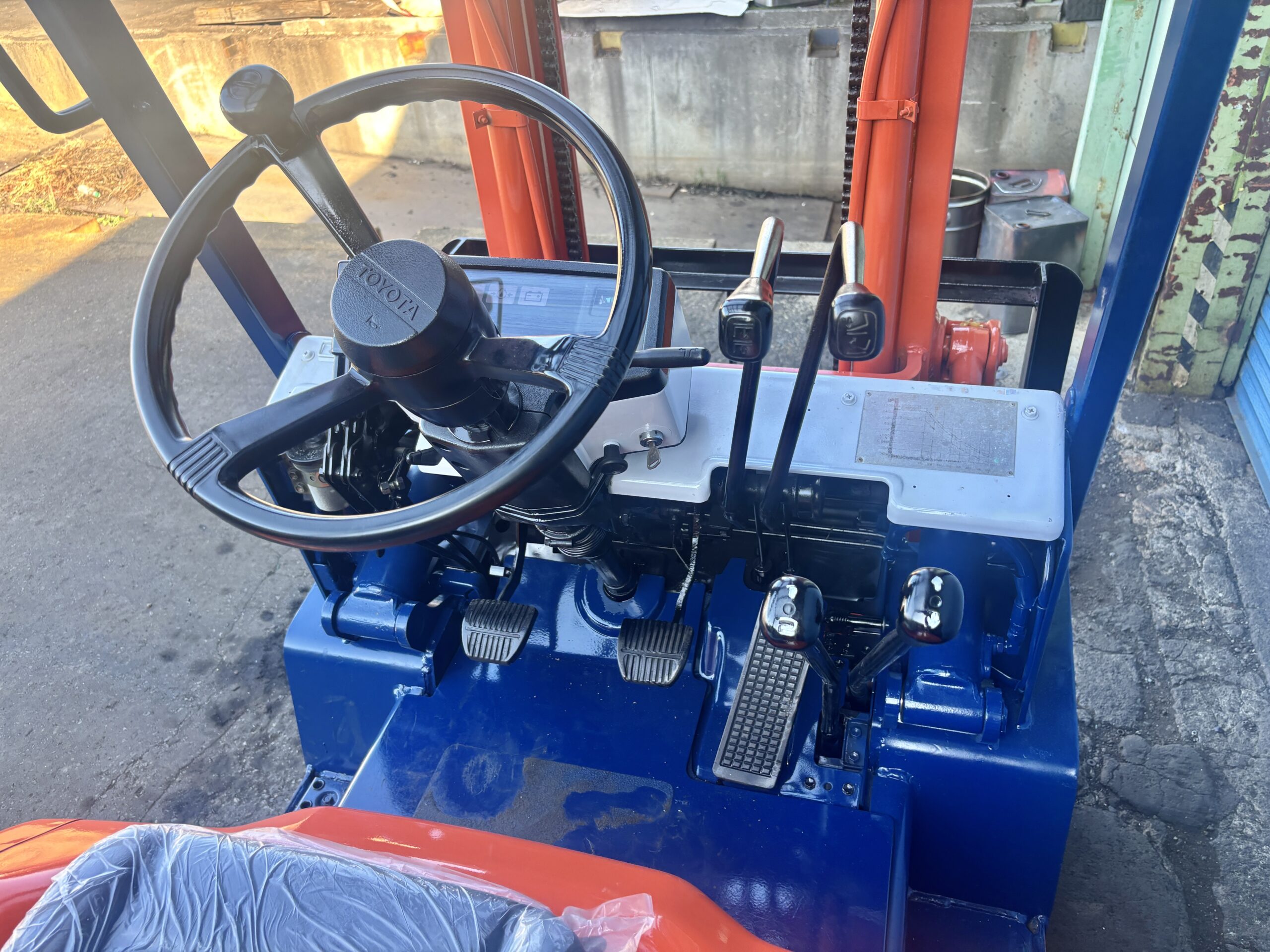 1.5トンガソリンフォークリフト トヨタ 5FGL15 (15) 1.5トンガソリンフォークリフト トヨタ 5FGL15 (15)