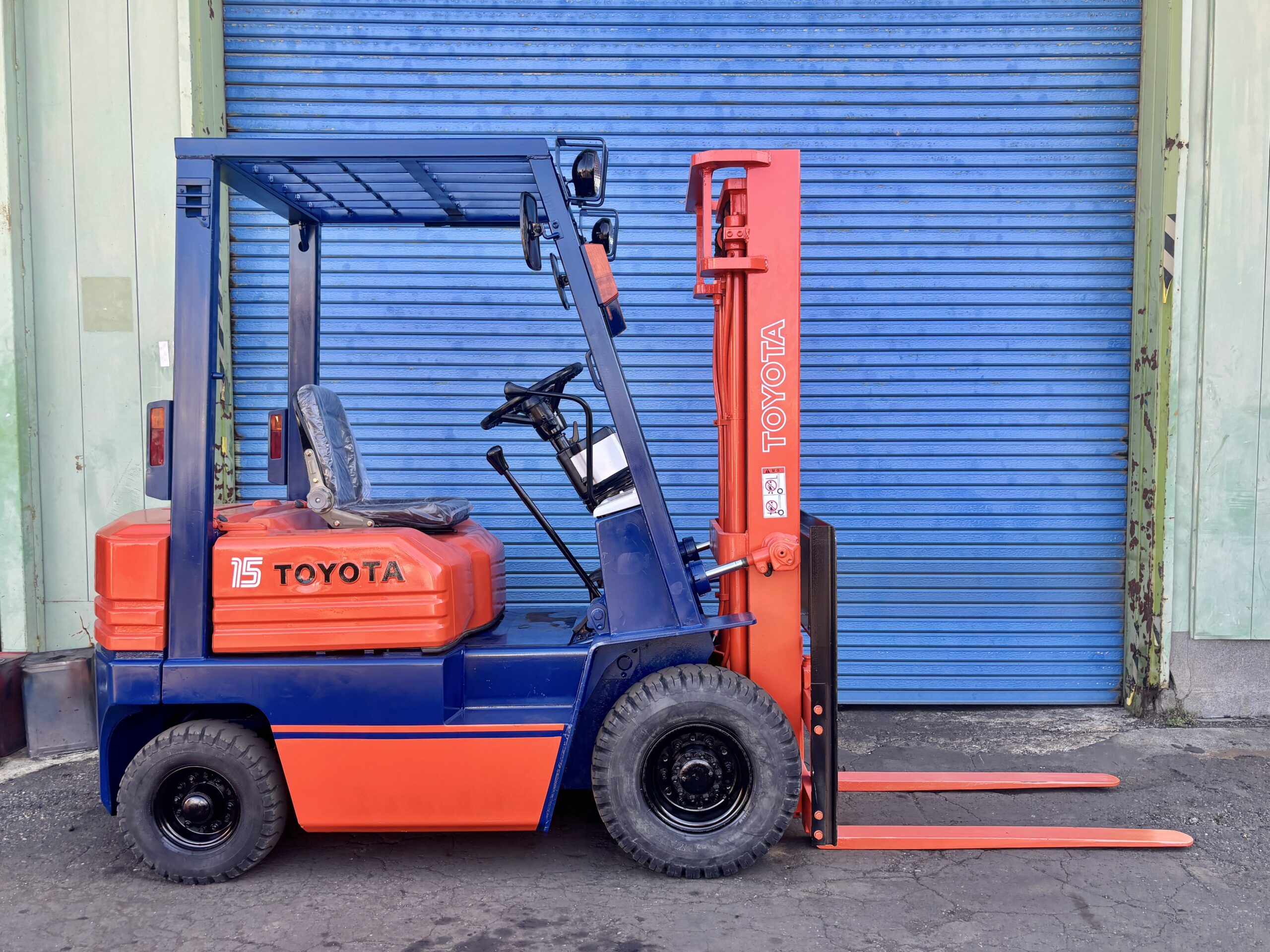 1.5トンガソリンフォークリフト トヨタ 5FGL15 (2) 1.5トンガソリンフォークリフト トヨタ 5FGL15 (2)