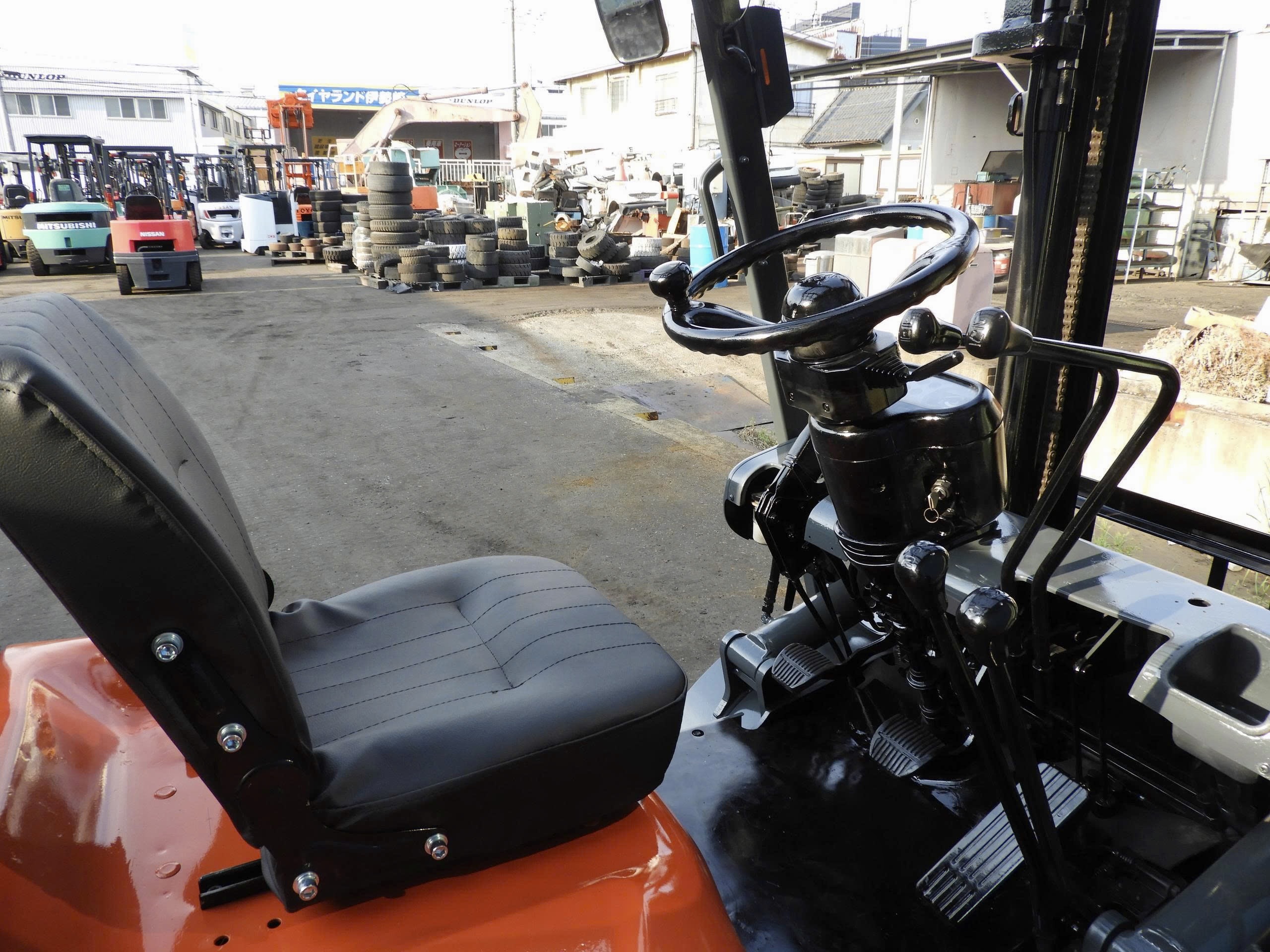 1トンガソリンフォークリフト TOYOTA 6FGL10 (25) 1トンガソリンフォークリフト TOYOTA 6FGL10 (25)