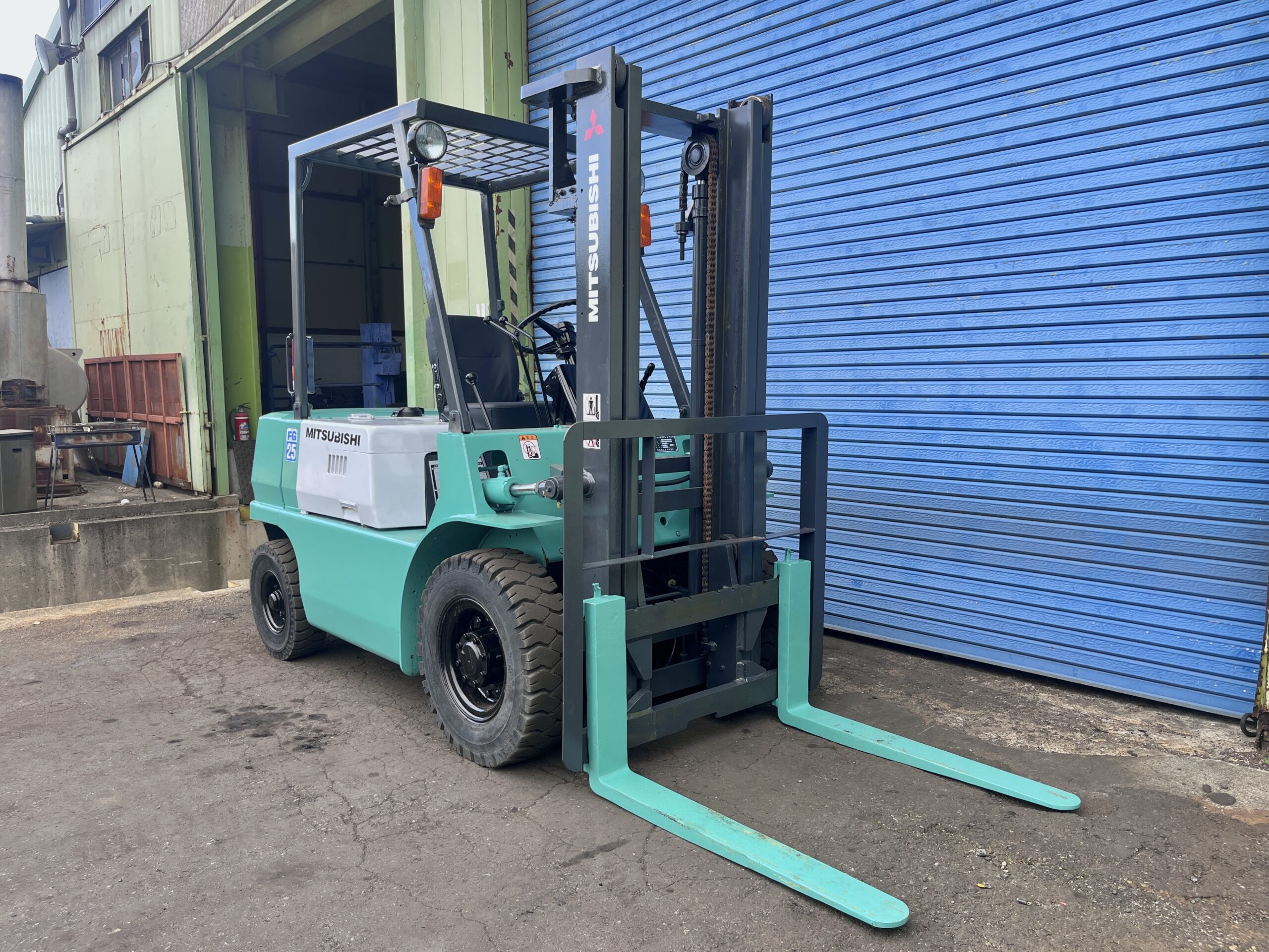 MITSUBISHI 2.5トン (2) MITSUBISHI 2.5トン (2)