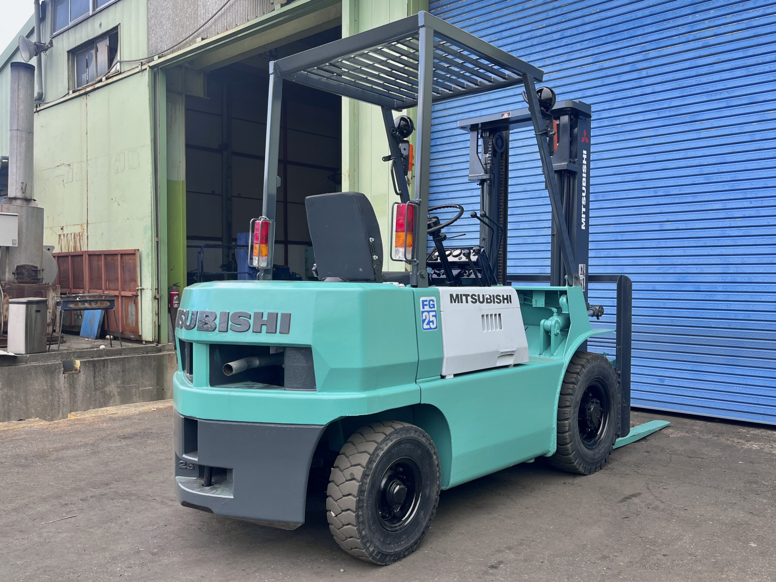 MITSUBISHI 2.5トン (4) MITSUBISHI 2.5トン (4)