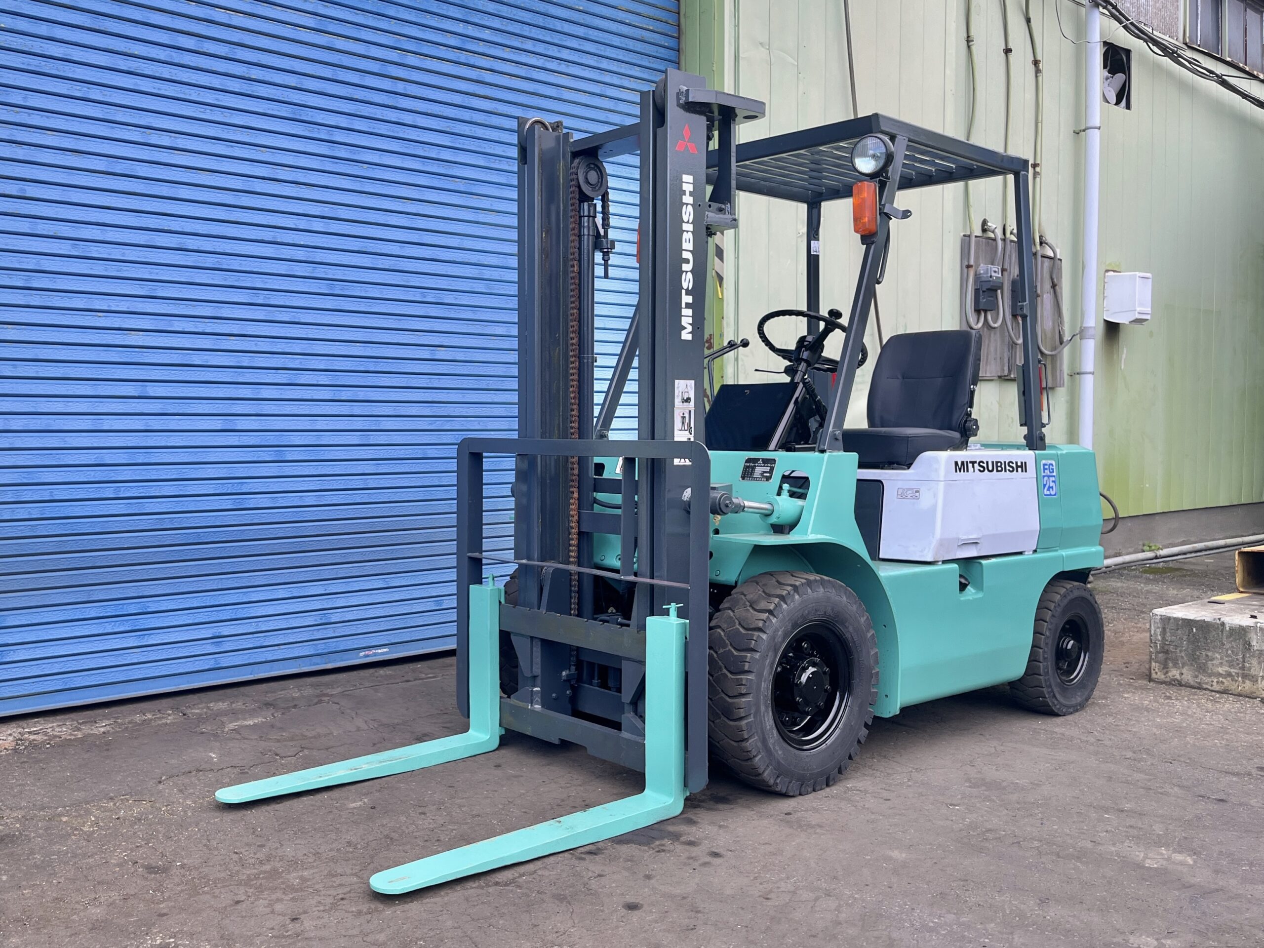 MITSUBISHI 2.5トン (6) MITSUBISHI 2.5トン (6)