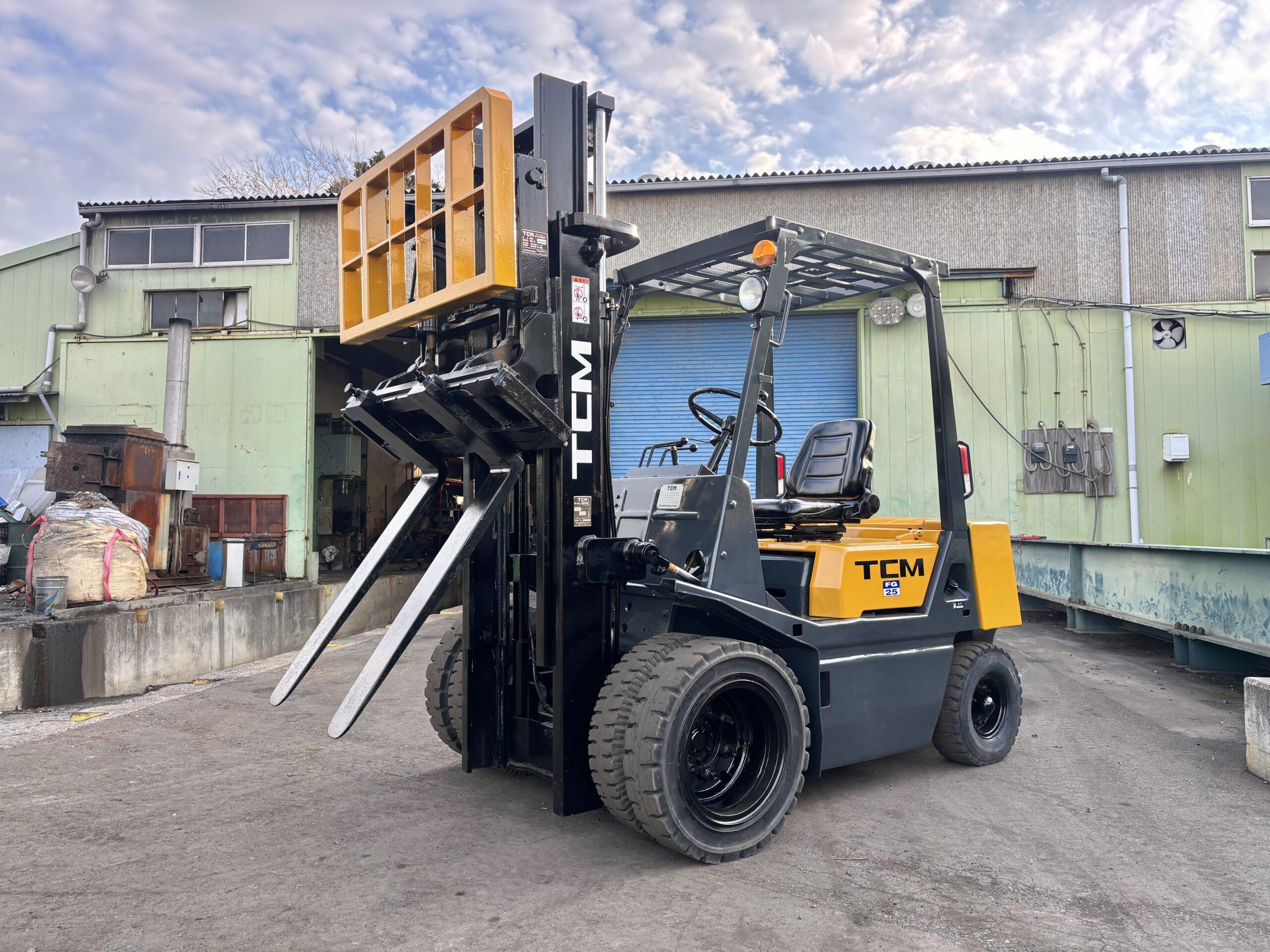 TCM FG25 ヒンジ (2) TCM FG25 ヒンジ (2)