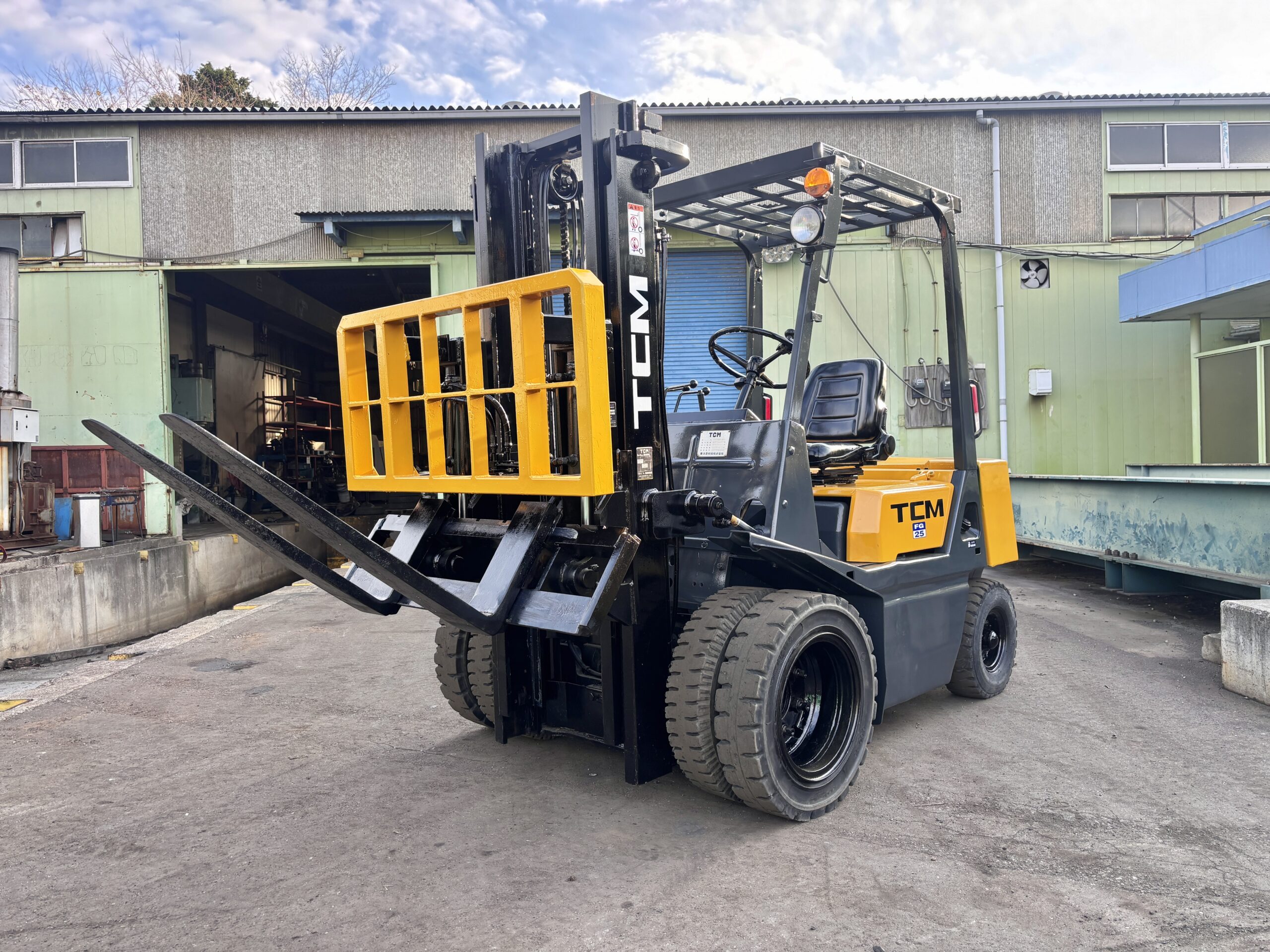 TCM FG25 ヒンジ (3) TCM FG25 ヒンジ (3)