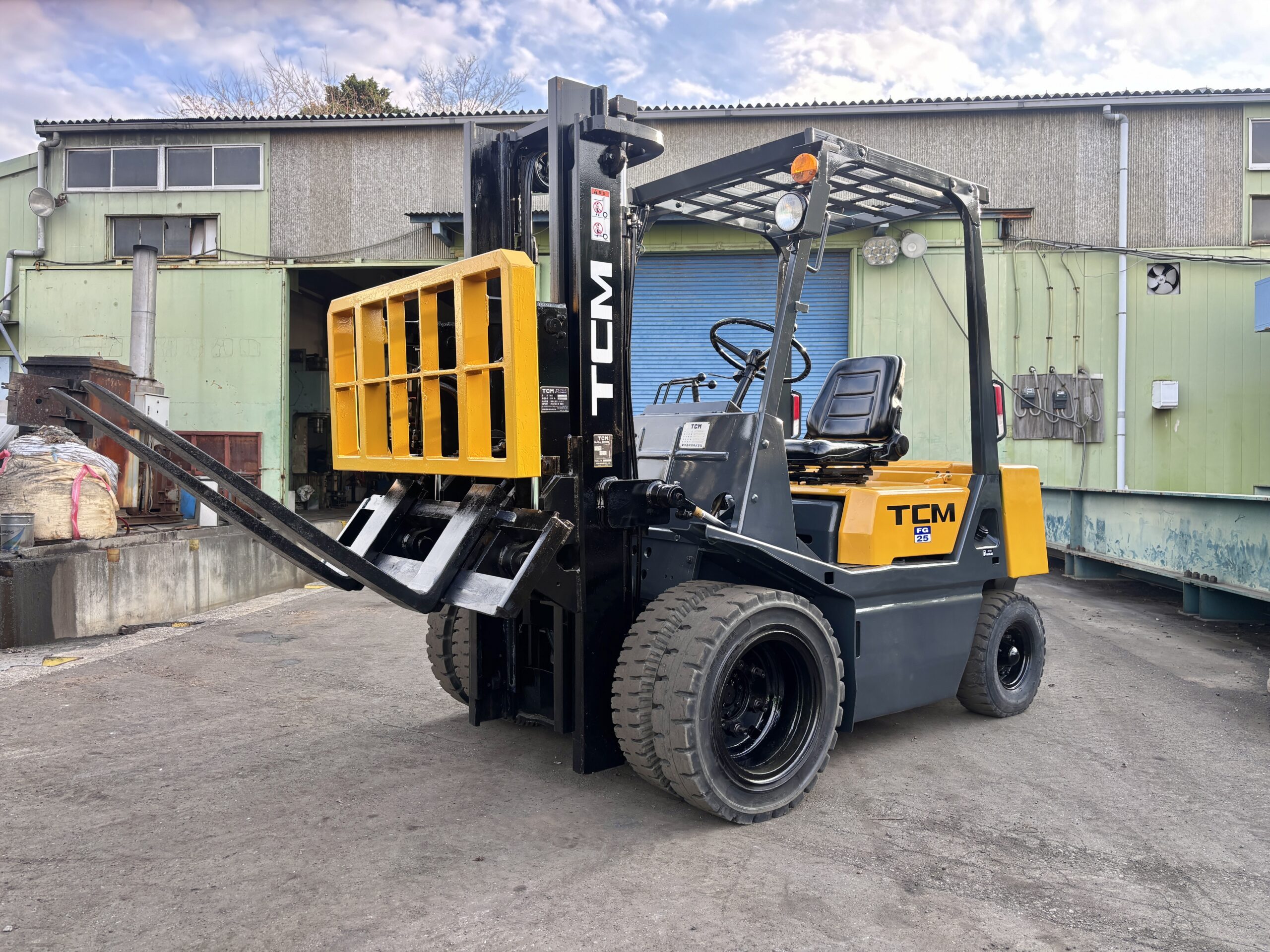 TCM FG25 ヒンジ (4) TCM FG25 ヒンジ (4)