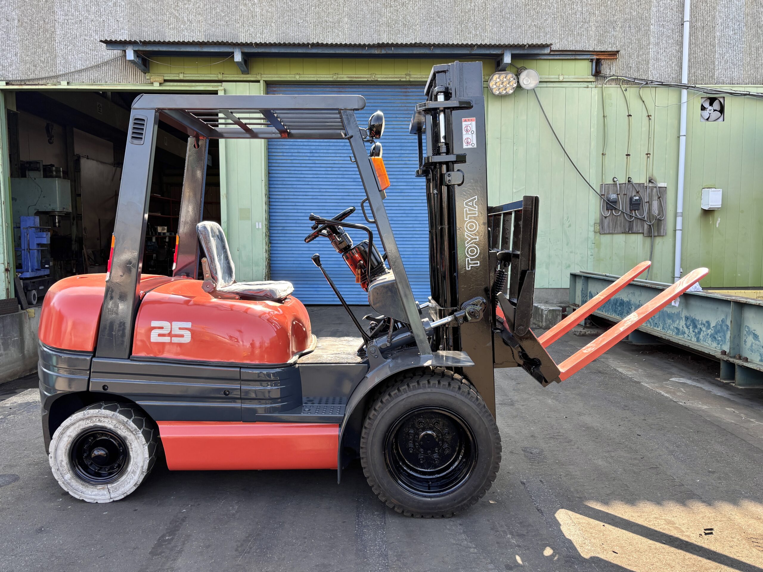 TOYOTA 6FGL25 ヒンジ (2) TOYOTA 6FGL25 ヒンジ (2)