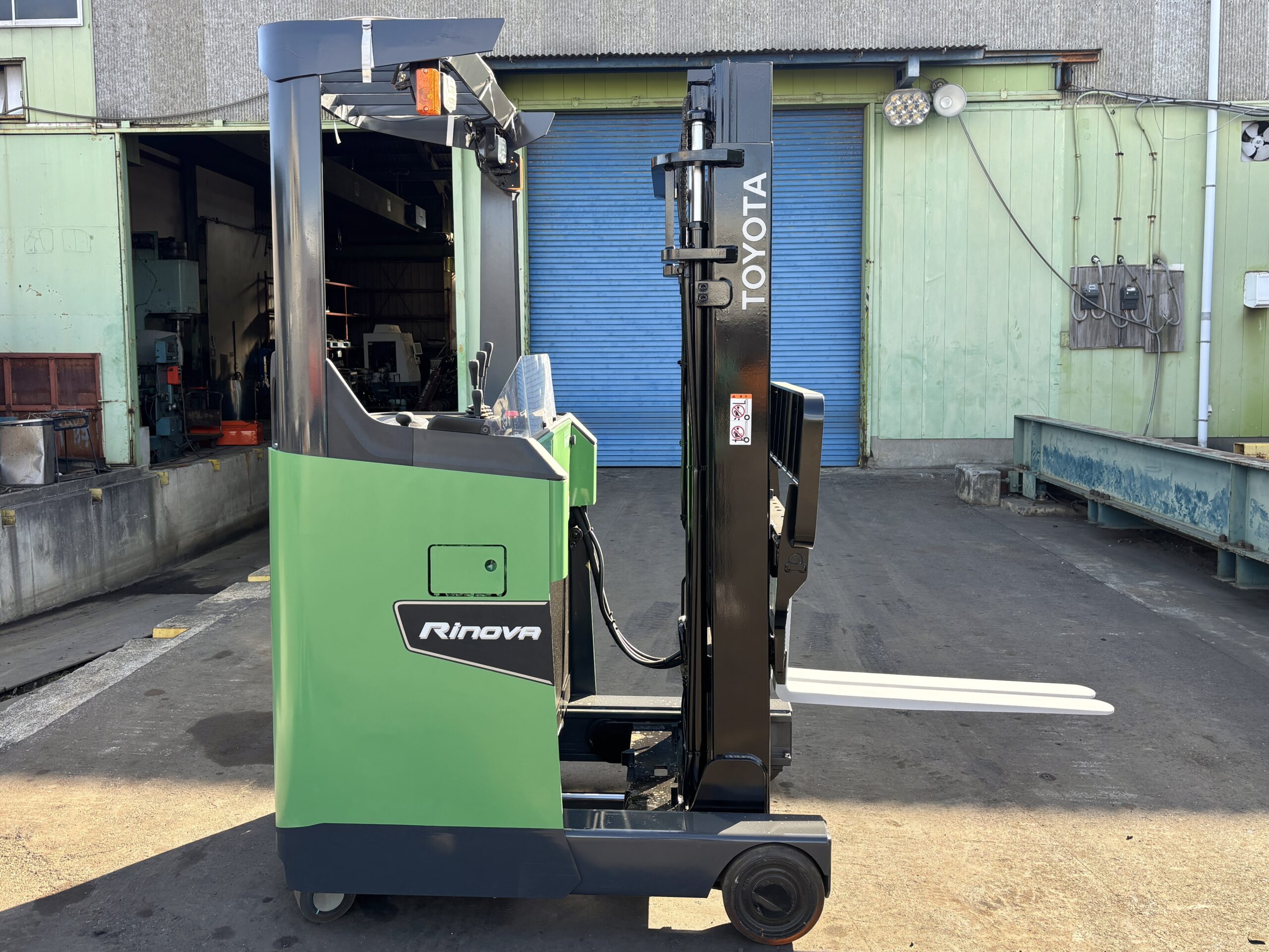 TOYOTA 8FBR10 (2) TOYOTA 8FBR10 (2)